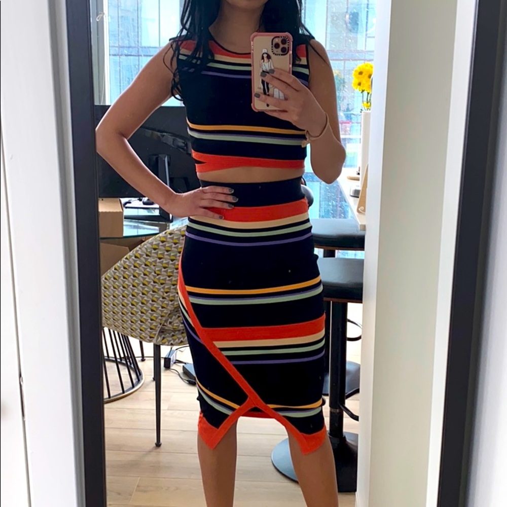 Ted Baker London bandage crop top skirt set! - Picture 3 of 3